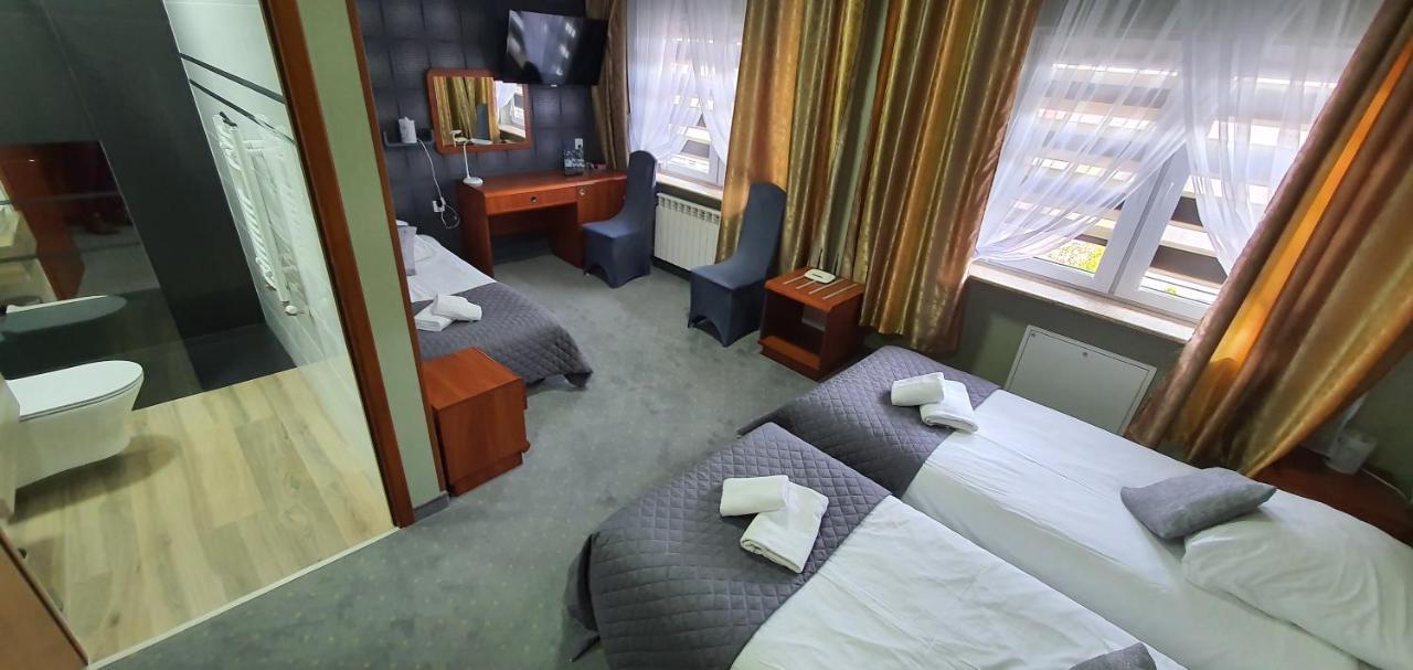 Hotel Bursztynowy Jozefow na Wisla Екстериор снимка