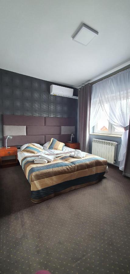 Hotel Bursztynowy Jozefow na Wisla Екстериор снимка