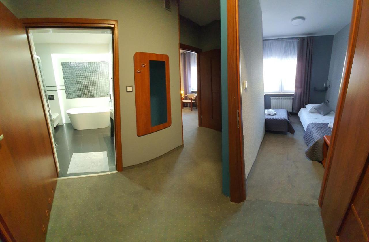 Hotel Bursztynowy Jozefow na Wisla Екстериор снимка