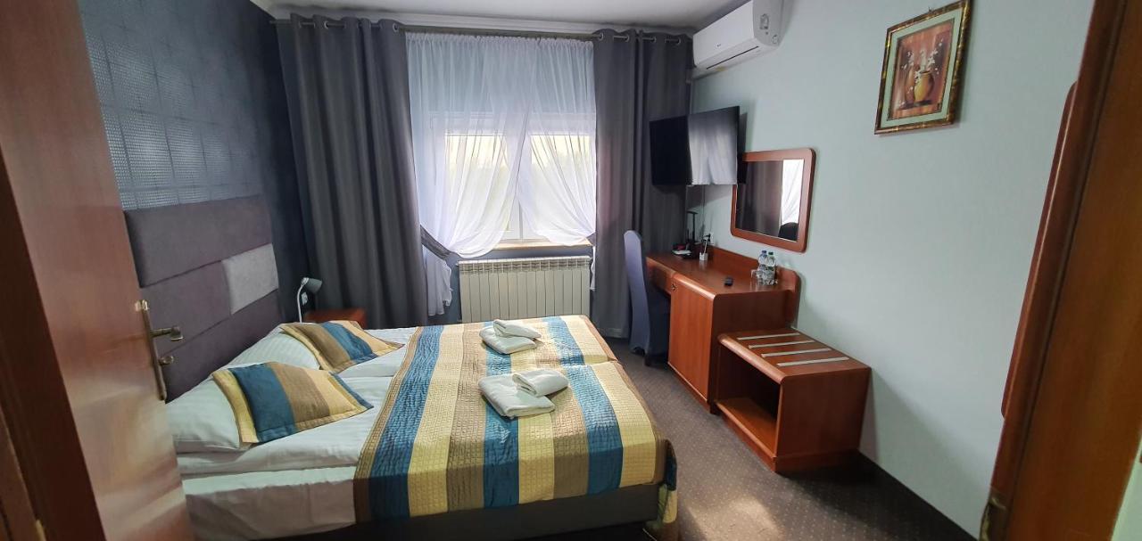 Hotel Bursztynowy Jozefow na Wisla Екстериор снимка