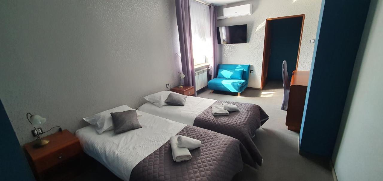 Hotel Bursztynowy Jozefow na Wisla Екстериор снимка