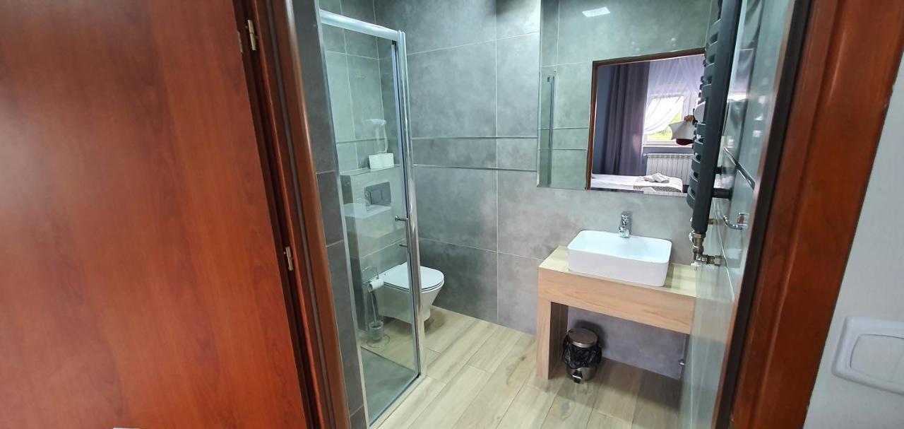 Hotel Bursztynowy Jozefow na Wisla Екстериор снимка