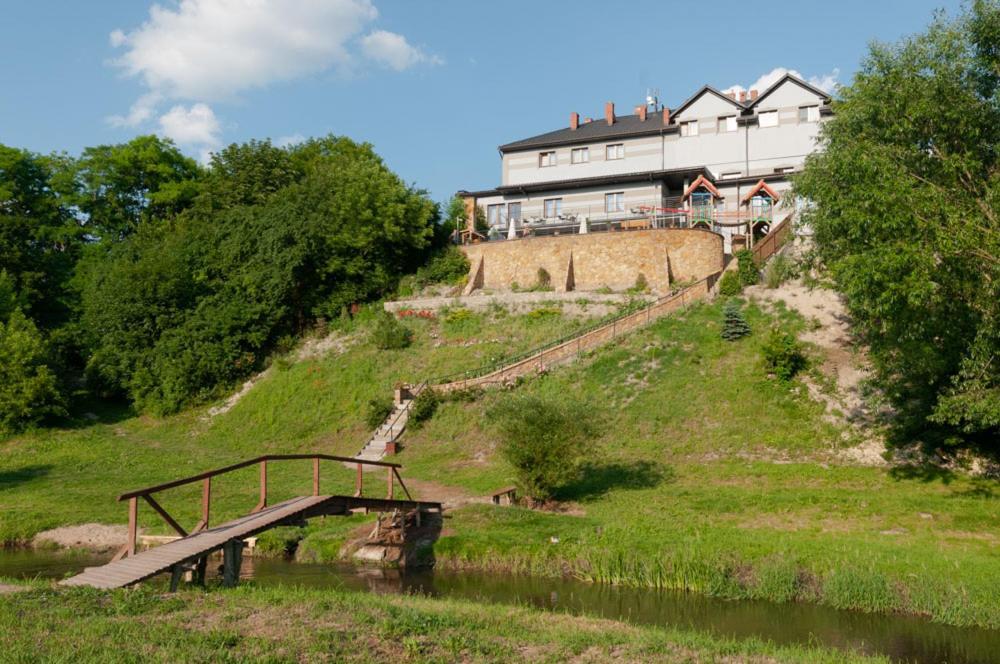Hotel Bursztynowy Jozefow na Wisla Екстериор снимка