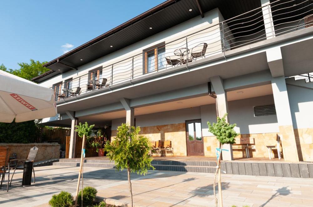 Hotel Bursztynowy Jozefow na Wisla Екстериор снимка