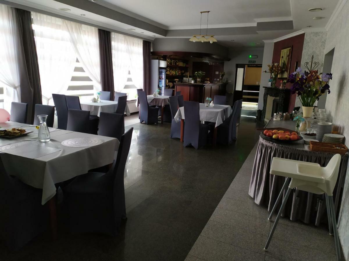 Hotel Bursztynowy Jozefow na Wisla Екстериор снимка