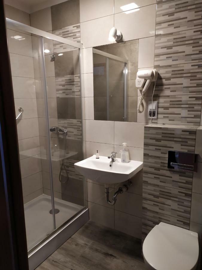 Hotel Bursztynowy Jozefow na Wisla Екстериор снимка
