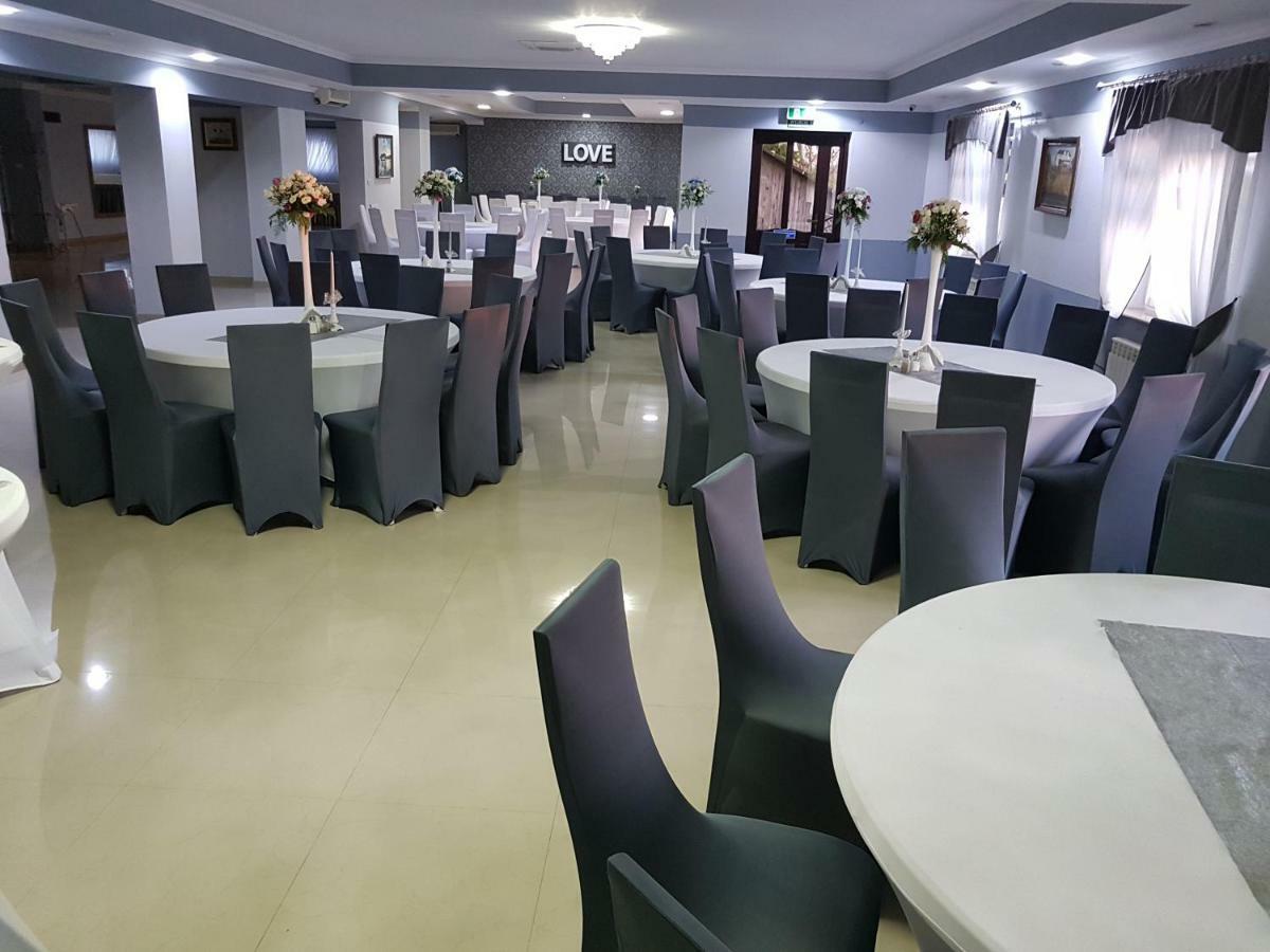 Hotel Bursztynowy Jozefow na Wisla Екстериор снимка