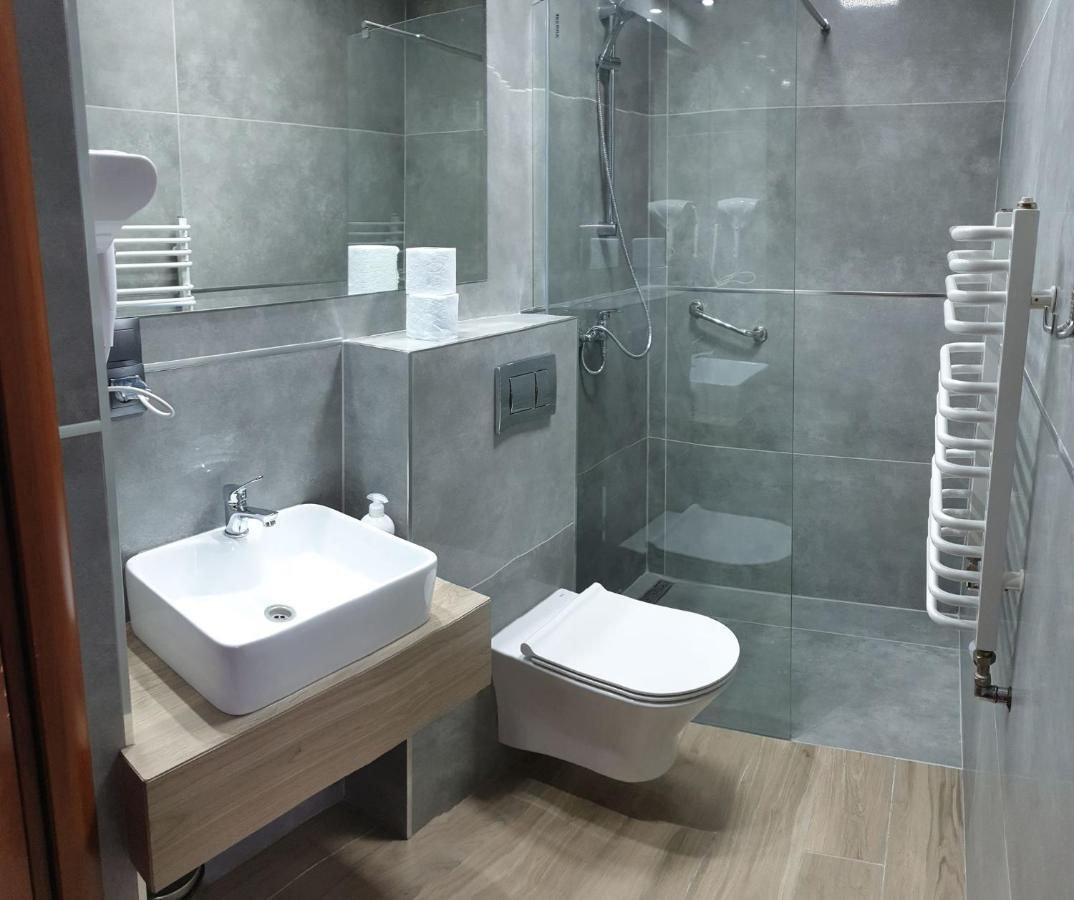 Hotel Bursztynowy Jozefow na Wisla Екстериор снимка